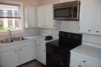 2415 Saint Charles Ave, Unit G in New Orleans, LA - Building Photo - Building Photo