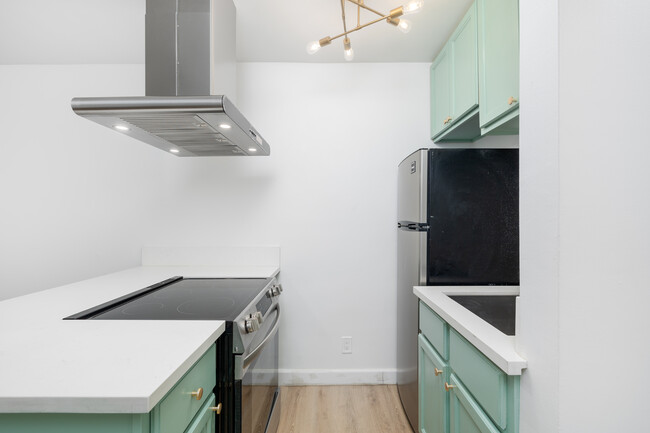 South Gramercy Place LLC