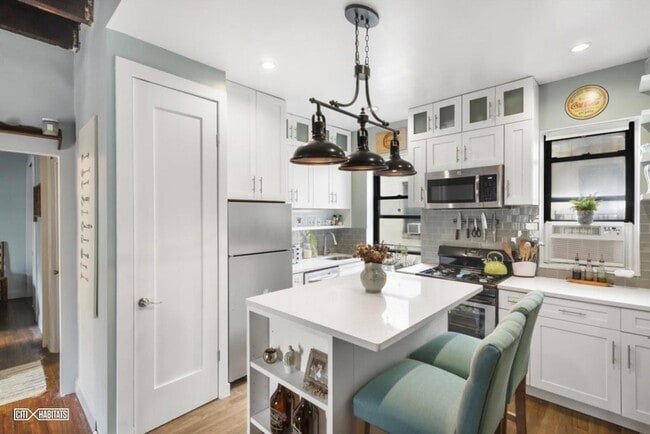 2116 35th St in Astoria, NY - Building Photo - Building Photo