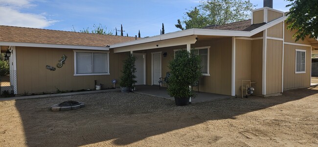 7708 Mariposa Trl in Yucca Valley, CA - Building Photo - Building Photo