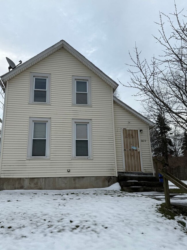 property at 8106 Laumar Ave