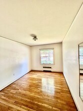 1083 E 19th Ave in Eugene, OR - Building Photo - Building Photo