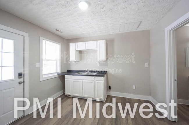 2932 N Dearborn St in Indianapolis, IN - Foto de edificio - Building Photo