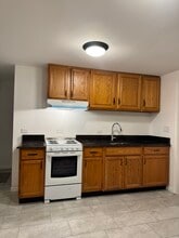 443 Jefferson Ave, Unit #3 - 1 bed 1 bath in Elgin, IL - Foto de edificio - Building Photo