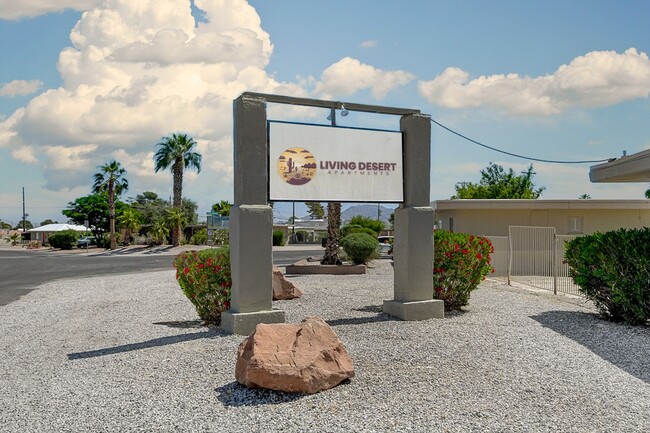 Living Desert Apartments in Las Vegas, NV - Building Photo - Building Photo