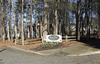 Forest Park Apartments in Cary, NC - Foto de edificio - Building Photo