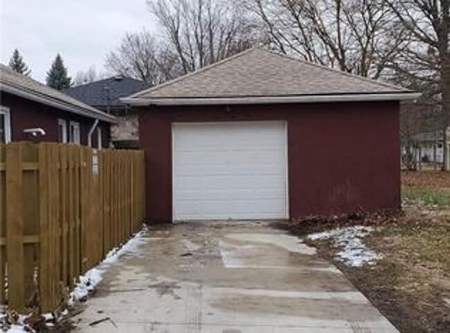 property at 1041 N Philips St