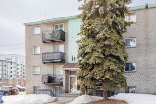 410 Ampère Av in Laval, QC - Building Photo