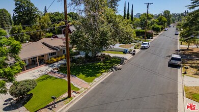 22717 Miranda St in Los Angeles, CA - Foto de edificio - Building Photo