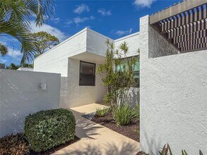 609 Bayport Wy in Longboat Key, FL - Building Photo - Building Photo