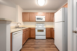 Rehobeth Pointe Apartments in Greensboro, NC - Building Photo - Interior Photo