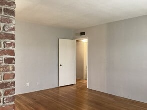 1534 W Cambridge Ave in Fresno, CA - Building Photo - Building Photo