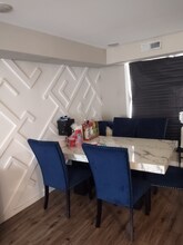 8325 S Ingleside Ave in Chicago, IL - Building Photo - Building Photo