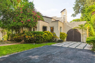 908 Mariana Ave in Coral Gables, FL - Building Photo - Building Photo