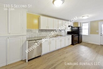 133 S Second St in Mount Wolf, PA - Building Photo - Building Photo