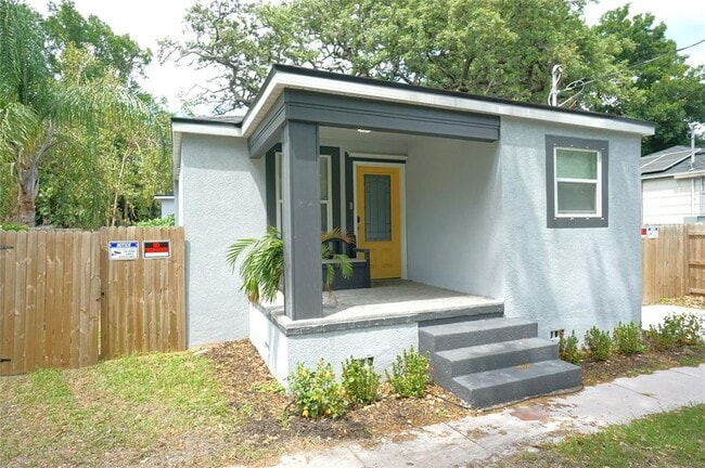 908 E Cayuga St in Tampa, FL - Building Photo - Building Photo