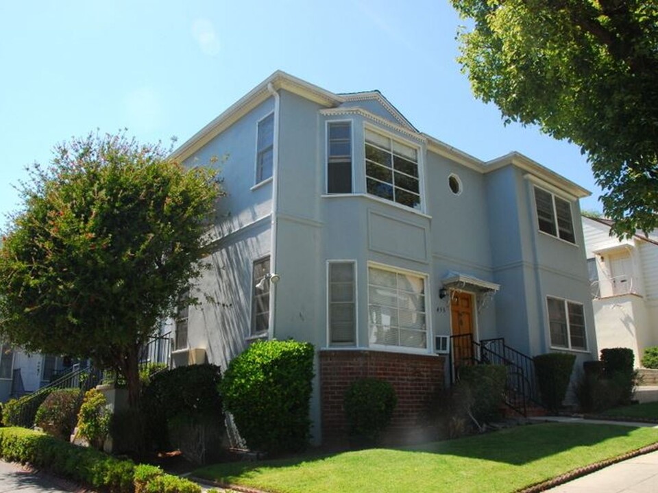 455 Midvale Avenue, in Los Angeles, CA - Building Photo