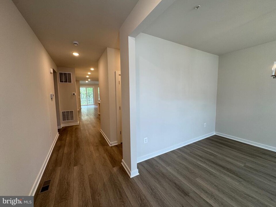 13409 Petrel St in Clarksburg, MD - Building Photo