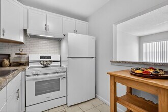 378 Sheffield P in West Palm Beach, FL - Building Photo - Building Photo