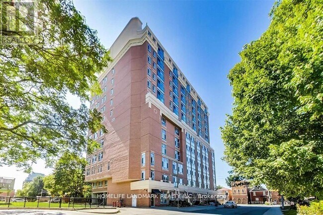 15 Maplewood Ave in Toronto, ON - Building Photo - Building Photo