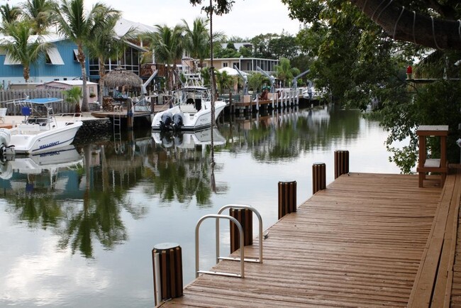 107 Pelican Rd in Tavernier, FL - Foto de edificio - Building Photo