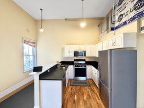 16 Ann St in Norwalk, CT - Foto de edificio - Building Photo