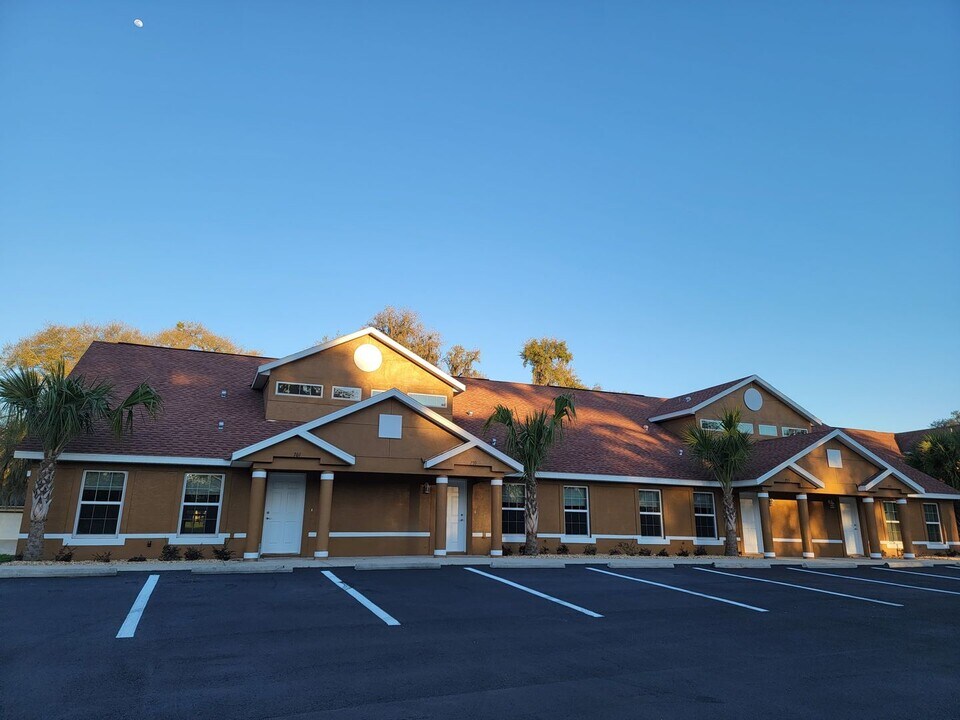 755 N Vermeer Way in Inverness, FL - Building Photo