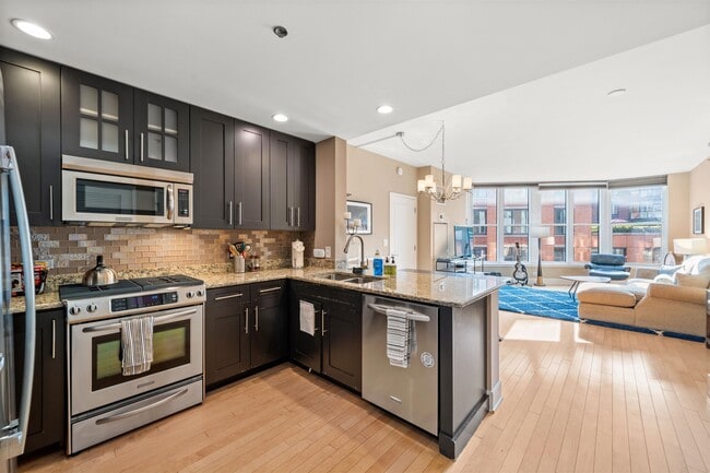 property at 1125 Maxwell Ln