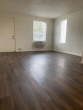 1233 NE 4th St in Meridian, ID - Building Photo - Building Photo