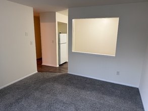 6213 South 13th Street in Milwaukee, WI - Foto de edificio - Building Photo