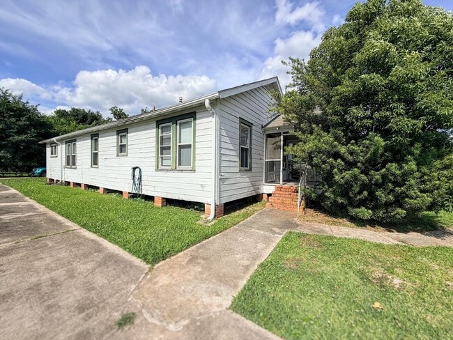 907 Mill St in Lake Charles, LA - Building Photo - Building Photo