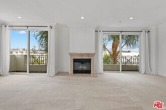 1337 Wellesley Ave, Unit 401 in Los Angeles, CA - Building Photo - Building Photo