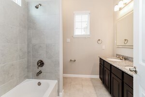 2242 Cross Colony Dr in San Leon, TX - Building Photo