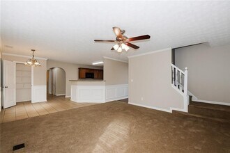 655 Belle Grove Dr in Jonesboro, GA - Foto de edificio - Building Photo