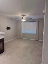 4325 Savoy Ln in McHenry, IL - Foto de edificio - Building Photo