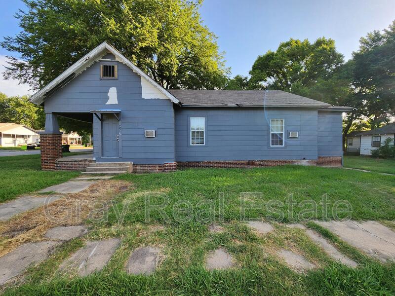 424 1/2 Johnston in Ada, OK - Building Photo