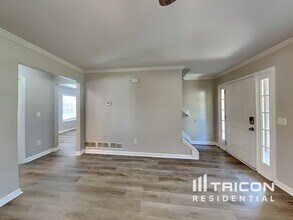 173 Millwheel Dr in Villa Rica, GA - Foto de edificio - Building Photo