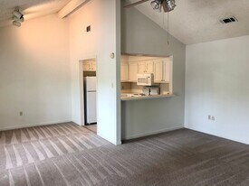 5131 Nicholson Dr in Baton Rouge, LA - Building Photo