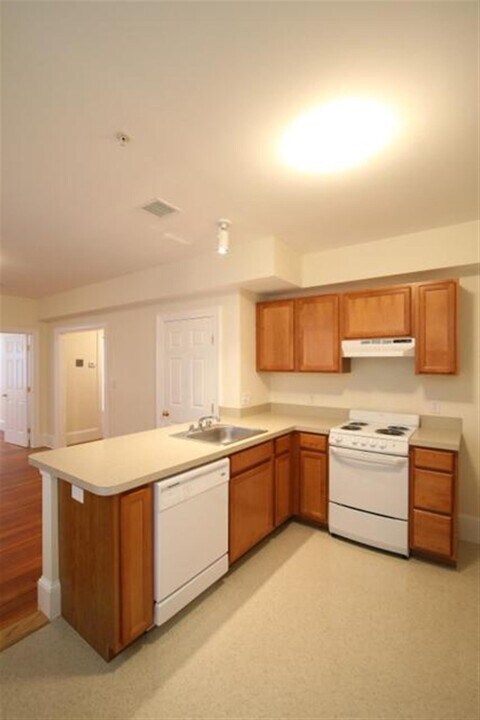 859 Massachusetts Ave, Unit 1 in Cambridge, MA - Building Photo