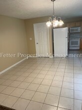 7778 Sandalwood Dr in Newburgh, IN - Foto de edificio - Building Photo