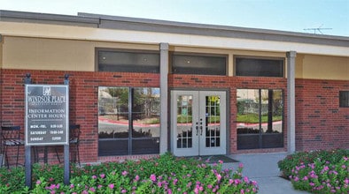 Windsor Place in Laredo, TX - Foto de edificio - Building Photo