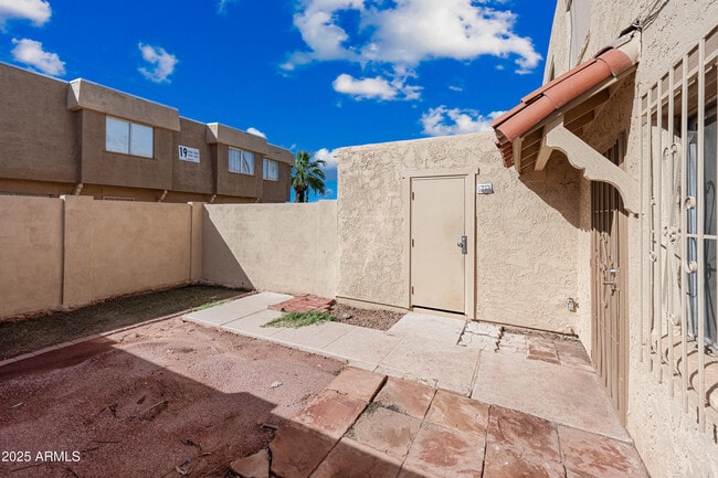 4240 S 46th Pl in Phoenix, AZ - Building Photo - Building Photo