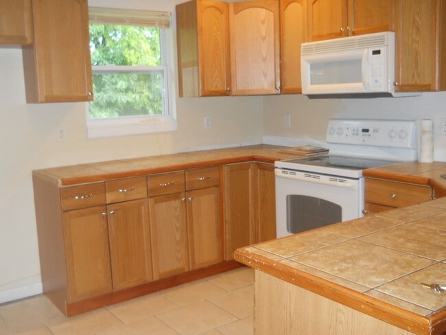 974 Bates Dr in Nixa, MO - Building Photo - Building Photo