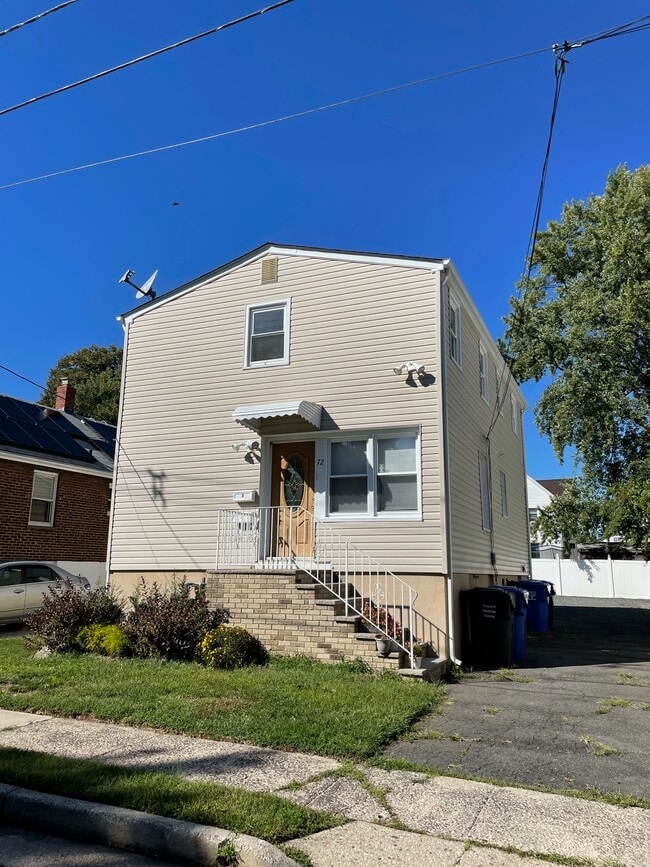72 Spring St, Unit B