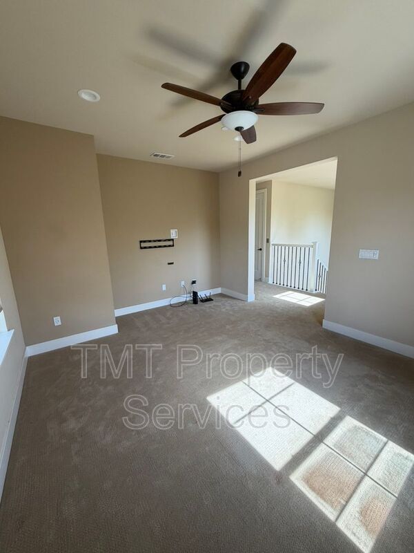 2839 Sevilla Ln in Sacramento, CA - Building Photo - Building Photo