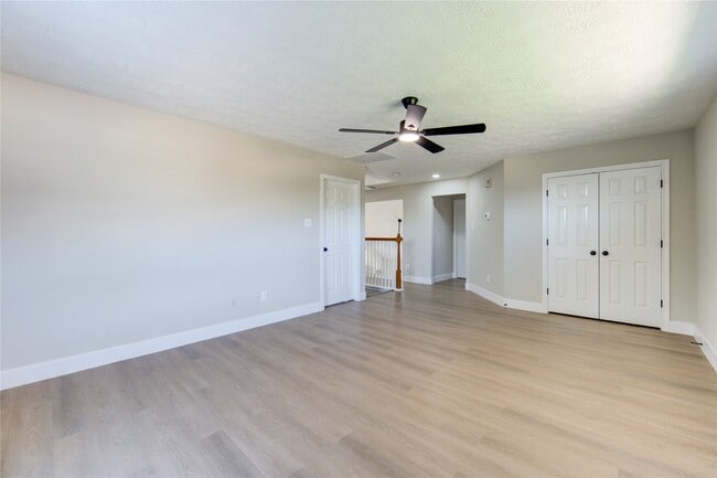 property at 5512 Canyon Bluff Ln