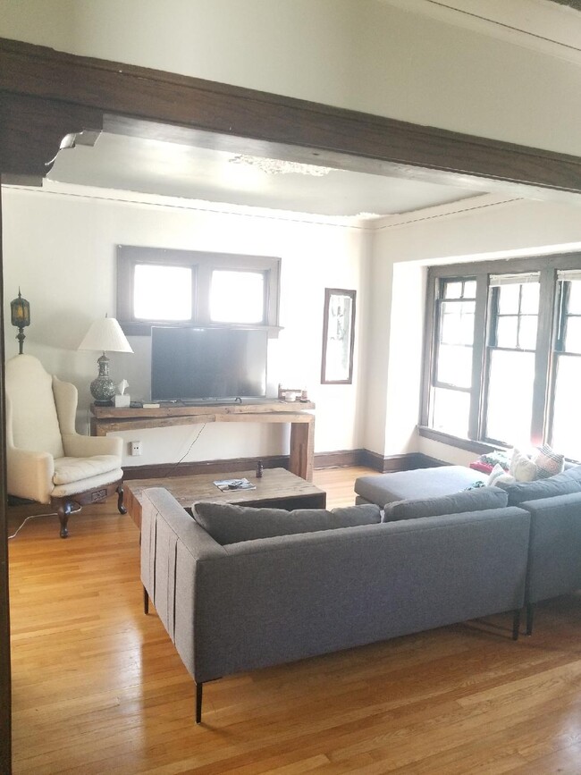 property at 3816 N Maryland Ave