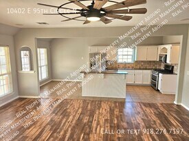 10402 E 95th Cir N in Owasso, OK - Building Photo