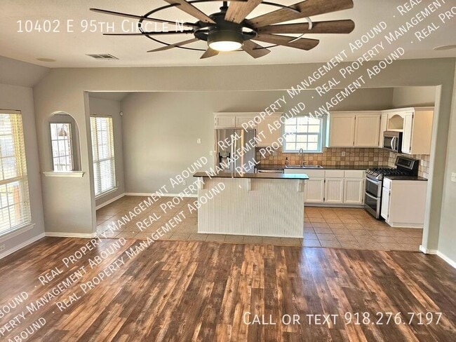 property at 10402 E 95th Cir N