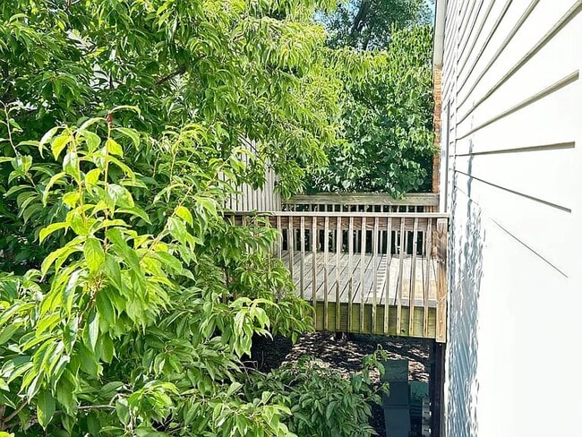 1964 Kenilworth Cir in Hoffman Estates, IL - Building Photo - Building Photo